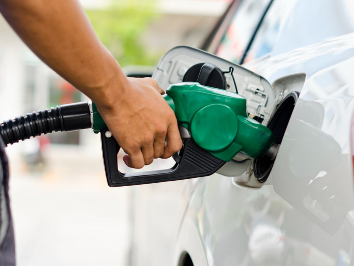 En el caso de la gasolina Magna, el estímulo fiscal al IEPS es de 100%, es decir, los consumidores dejarán de pagar $5.4917 pesos por litro. En el caso de la gasolina Premium este apoyo es de $4.6375 pesos.