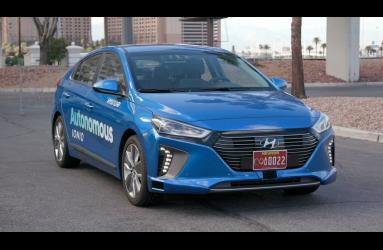 La compañía surcoreana Hyundai presentó su modelo de vehículo autónomo IONIQ, que podrían producirse para uso masivo. Foto: @TheCar_News.