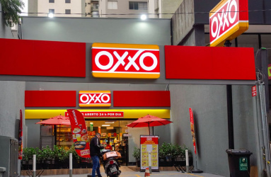 Exterior de tienda Oxxo
