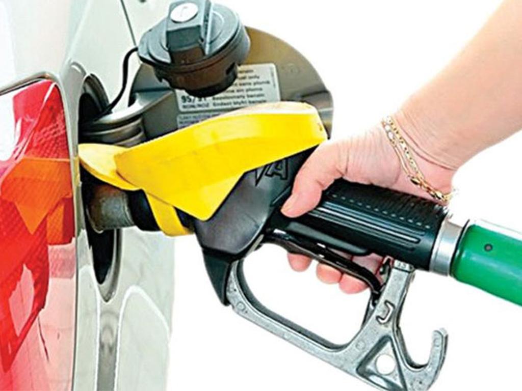 El único aumento a la gasolina en 2015 ya fue aplicado: SHCP. Foto Excélsior
