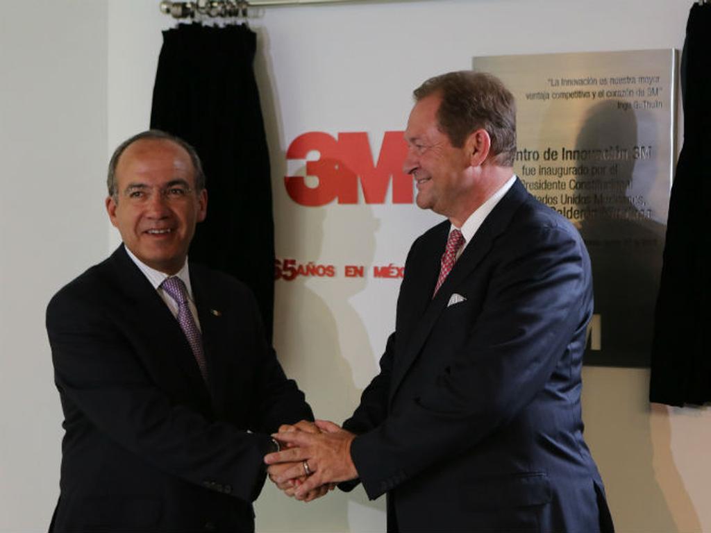 3M inauguró su primer Centro de Innovación en Santa Fe con la presencia del presidente Calderón. Foto: Excélsior
