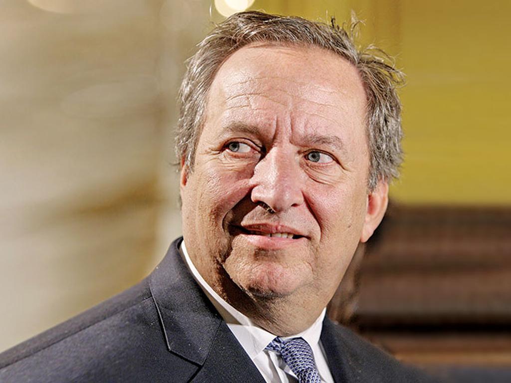 El ex secretario del Tesoro de EU, Larry Summers, declinó su candidatura para dirigir al banco central.  Foto: AFP