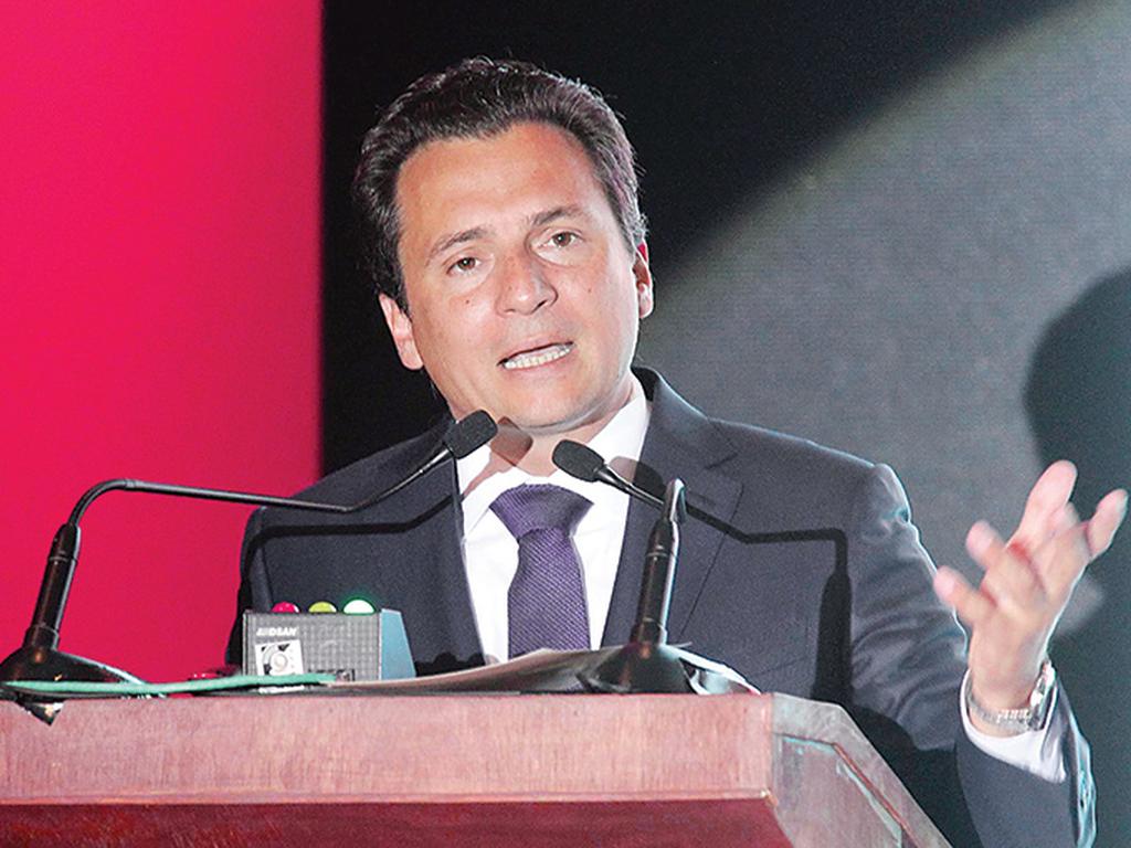 Emilio Lozoya, director general de Pemex, argumenta que se necesita inversión privada. Foto: Notimex