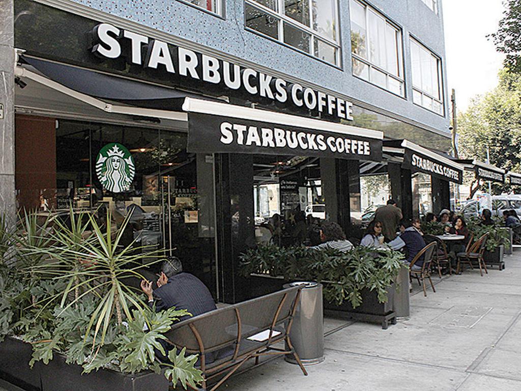 Starbucks busca transparentar el contenido de las calorías, sodio y grasas tanto de sus bebidas como de sus postres. Foto: Eduardo Jiménez / Archivo