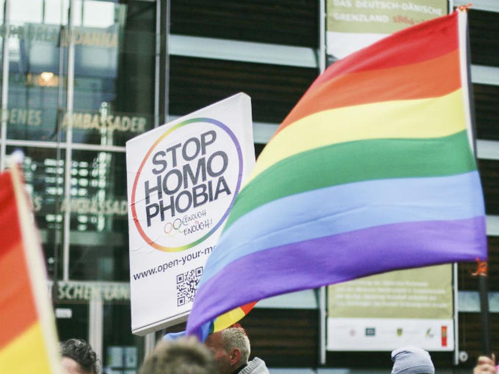 Más allá de los efectos sociales que la homofobia pueda tener, el tema es también un caso de estudio para la actividad económica. Foto: Getty