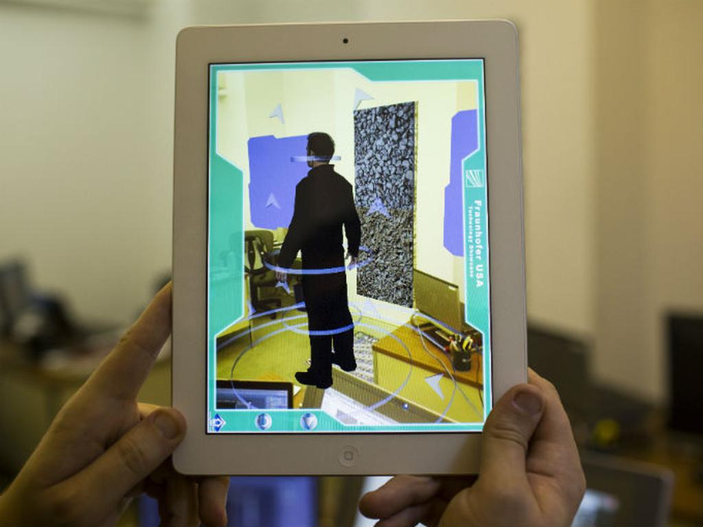 Esta tecnología mezcla la realidad con el mundo virtual, interactuando en tiempo real. Foto: Getty