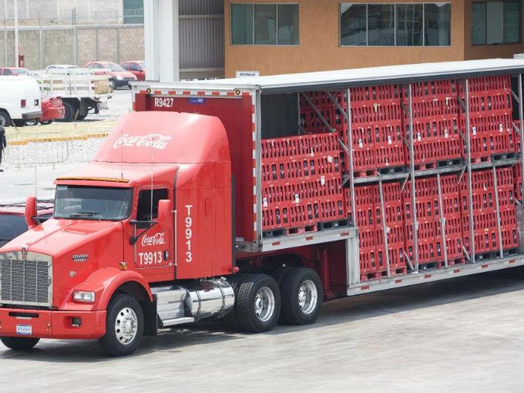 Coca Cola Femsa detalló que la utilidad neta de abril a junio alcanzó lo 2,679 millones de pesos. Foto: Archivo Excélsior