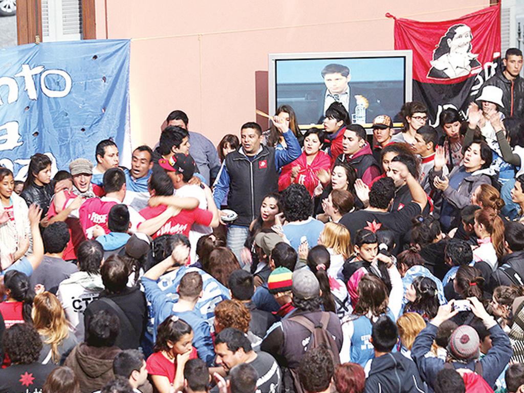 La Casa Rosada abrió ayer sus puertas para transmitir la conferencia de prensa del ministro de Economía, Axel Kicillof.  Foto: Reuters