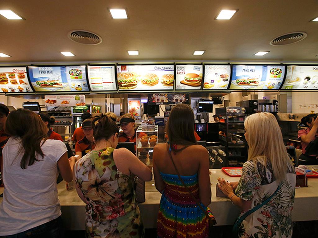 El regulador del sector de alimentos de Rusia inició inspecciones de los restaurantes de McDonald's en el país en medio de un enfrentamiento con las potencias de Occidente por la crisis en Ucrania. Foto: Reuters