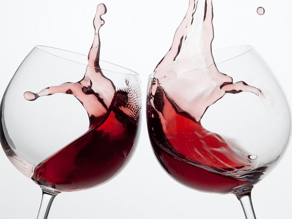 Los beneficios de tomar una o dos copas de vino tinto. Foto Especial