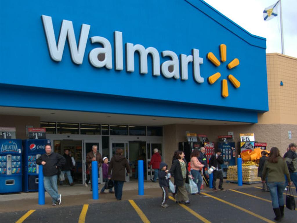 En el noveno mes del año los consumidores gastaron 88 mil millones de pesos en compras en las cadenas comerciales que incluyen a Walmart. Foto: Getty