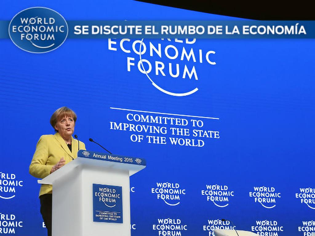 La canciller alemana, Angela Merkel, dijo que las iniciativas del Banco Central Europeo para apuntalar la expansión no absuelven a los políticos europeos de su responsabilidad de reformar sus propias economías. Foto: Flickr del WEF