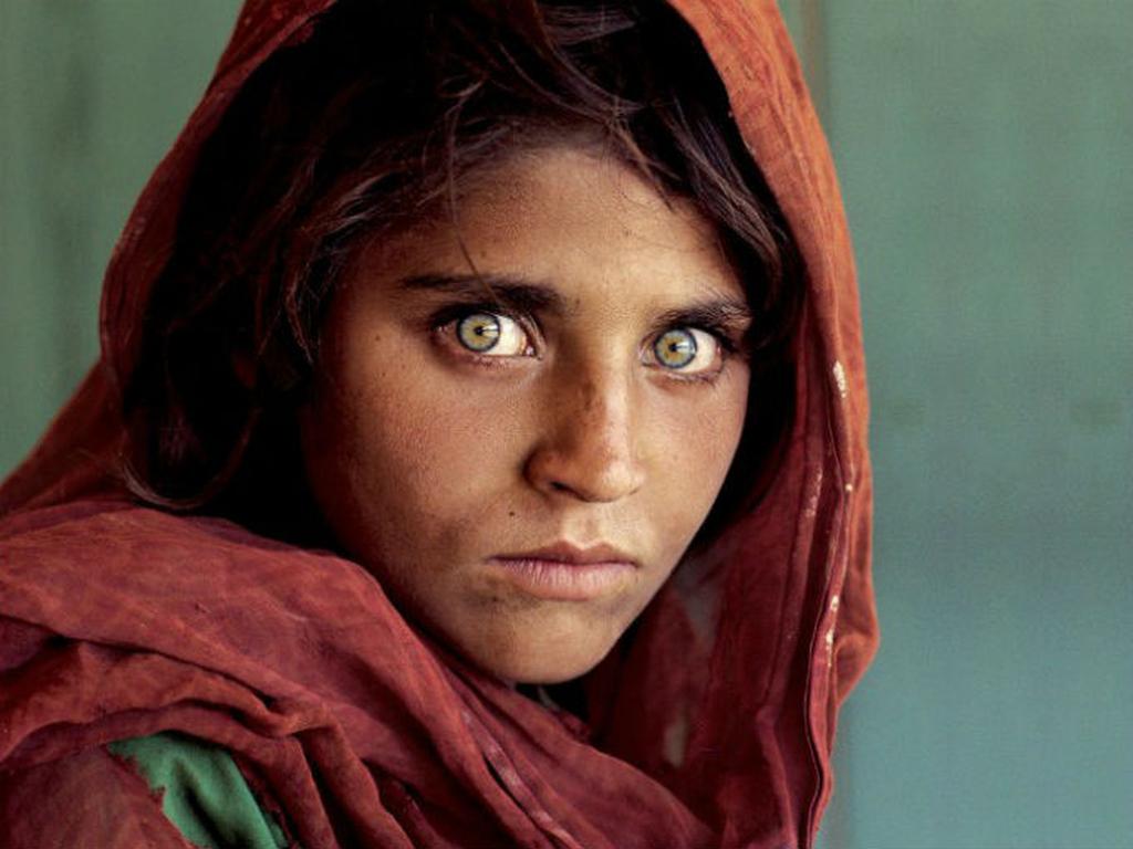 Steve McCurry es el fotógrafo detrás de la legendaria portada de National Geographic de la niña afgana. Foto: NatGeo