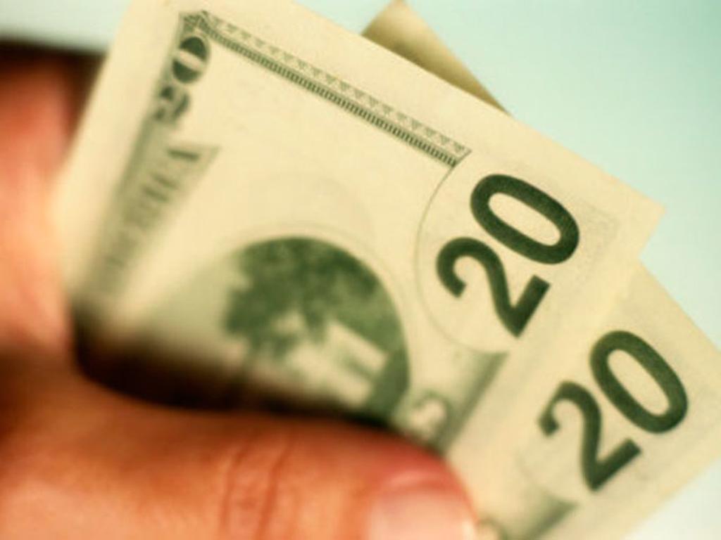 La divisa norteamericana se ofrece en un máximo de 16.59 pesos. Foto: Getty