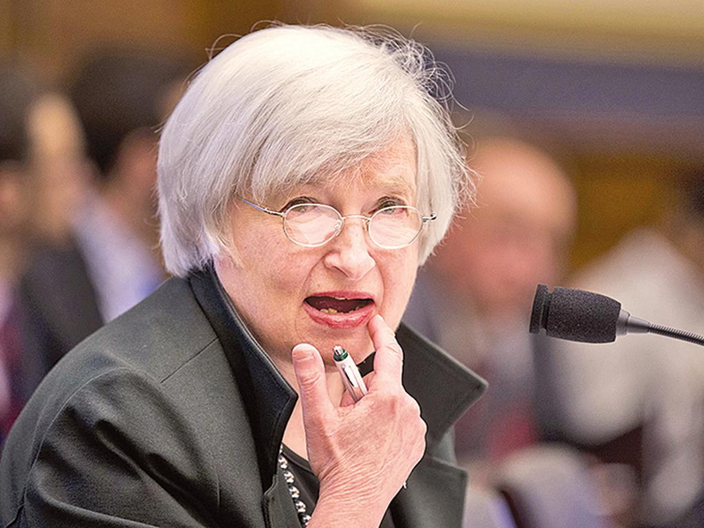 La incertidumbre por el alza de tasas de interés objetivo de la Fed, que preside Janet Yellen, ha causado volatilidad en los mercados. Foto: AP