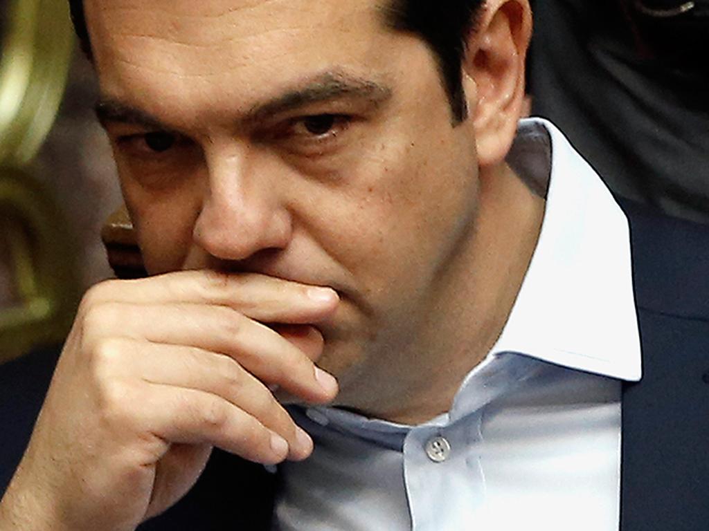 Alexis Tsipras arrojó sobre la mesa su carrera política; levantándose de la silla dijo que iba con todo. Foto: AP