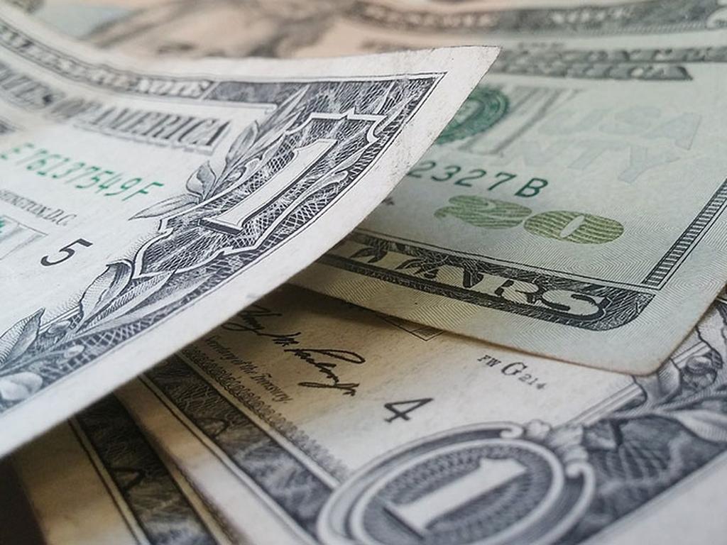 La divisa norteamericana se ofrece en un máximo de 16.58 pesos y se adquiere en una menor cotización de 15.48 pesos. Foto: Pixabay