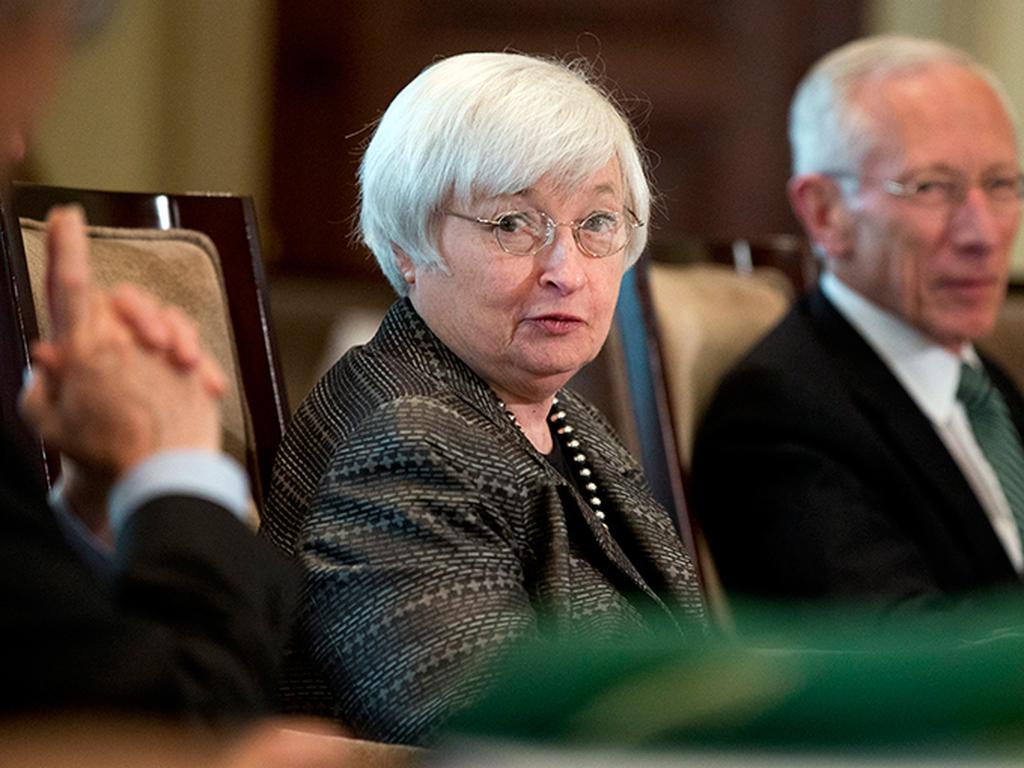 Al centro, Janet Yellen, presidenta de la  Reserva Federal (Fed) de EU. Foto:  AP