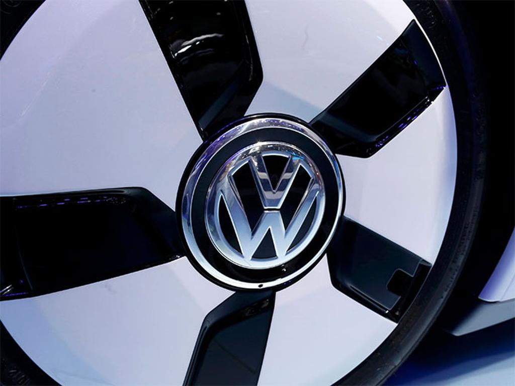 Varias fuentes aseguran que empleados y un proveedor de Volkswagen advirtieron hace años de la existencia un software para manipular pruebas de emisiones de gases. Foto Reuters