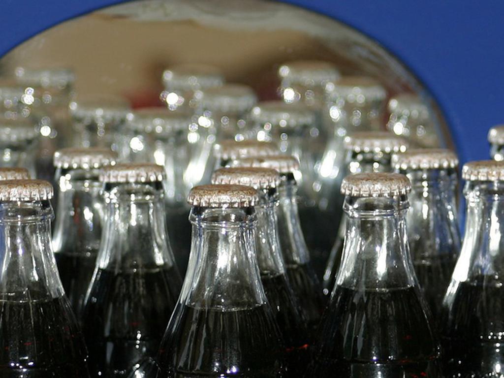 Los legisladores disminuyeron en 50%, de un peso a cincuenta centavos, la cuota del IEPS a bebidas saborizadas. Foto: Pixabay
