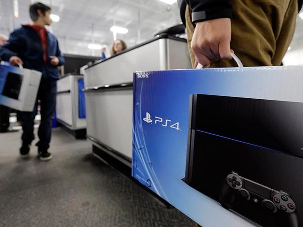 Conforme se arrestaron a varias personas ligadas al ataque, encontraron evidencia de que al menos un PlayStation 4 fue utilizado. Foto: Getty.