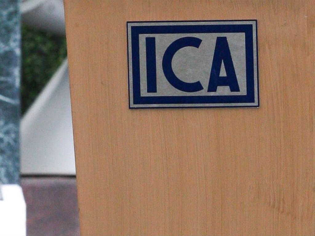 ICA informó el lunes que Standard & Poor's bajó a 