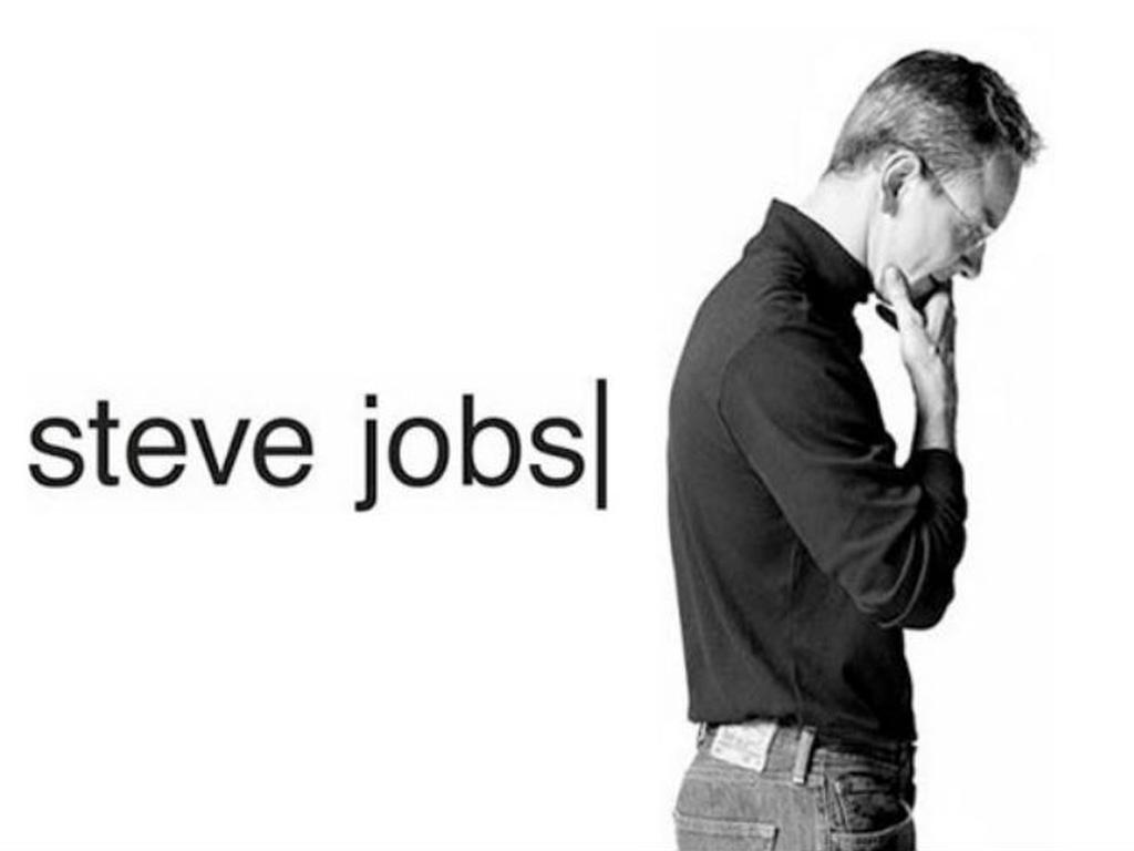 Más allá de los aspectos de la vida personal que se tratan a lo largo de la cinta, en ella también podemos ver cómo Steve Jobs se movía en el mundo de los negocios. Foto: Universal Pictures.