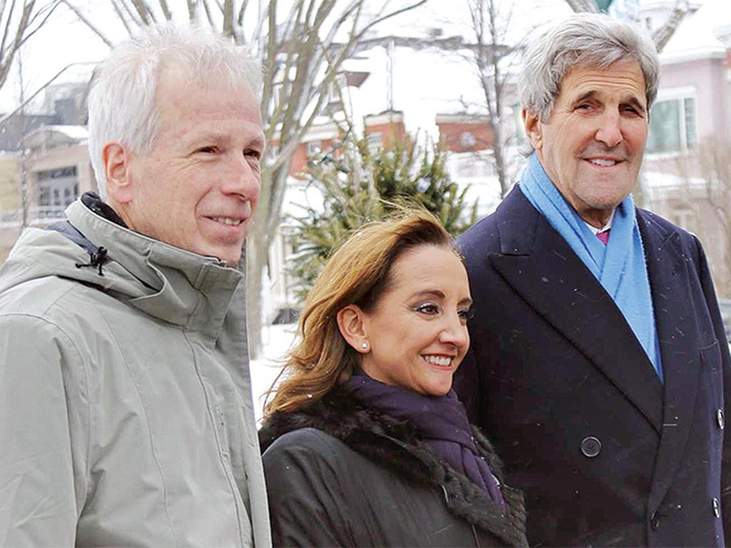 Stéphane Dion, Claudia Ruiz Massieu y John Kerry dieron un paseo en Quebec, Canadá. Foto: Especial