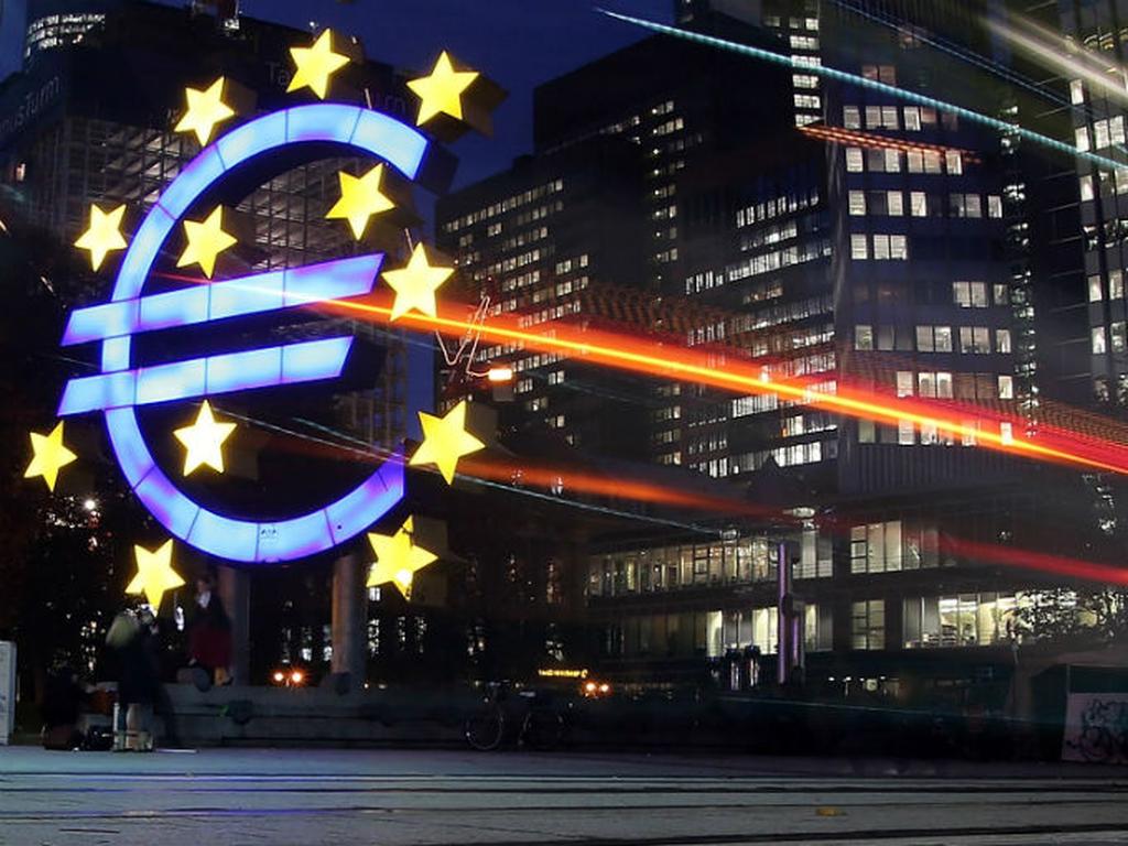 Aunque Draghi insistió en que la recuperación en la zona euro continuaba, reconoció que las perspectivas 