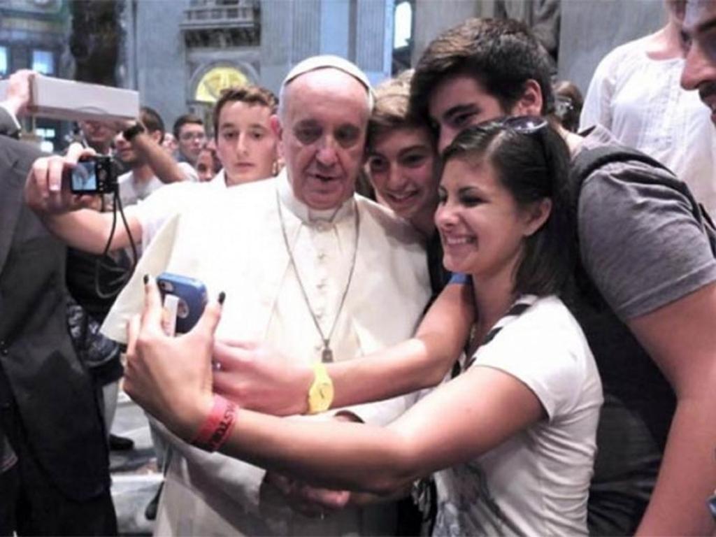 El papa Francisco dijo el domingo a los adolescentes que la felicidad no se puede descargar como si se tratara de una aplicación móvil. Foto: Archivo