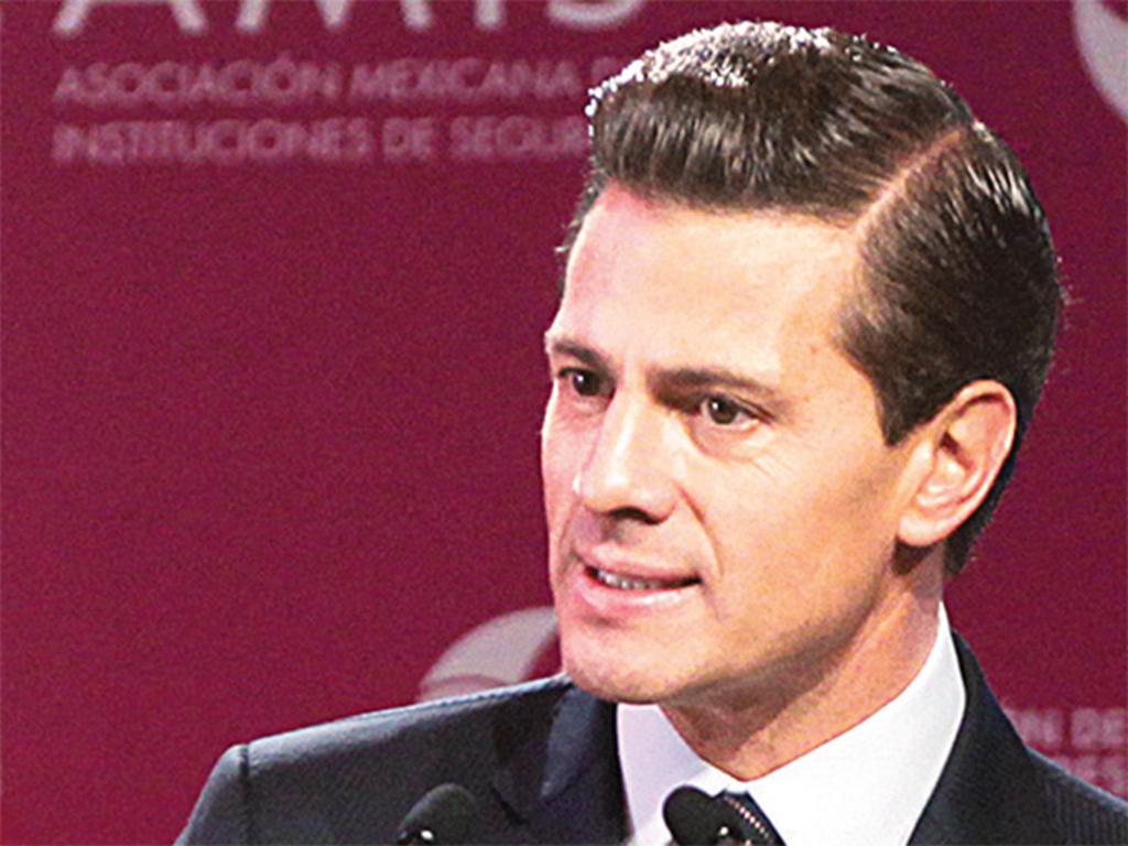 El presidente de México, Enrique Peña Nieto, destacó la importancia del sector asegurador en México. 