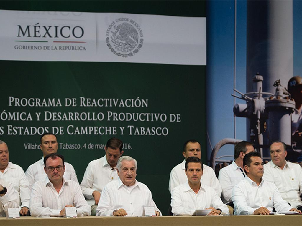 El presidente Enrique Peña Nieto detalló que las medidas contemplan la reordenación del gasto público de los estados. Foto: Presidencia