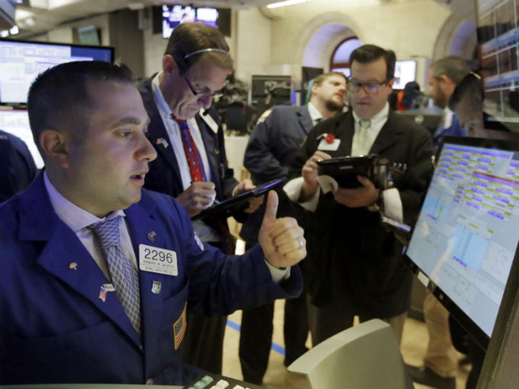 Wall Street abrió con una leve subida, después de que el índice S&P 500 registró su avance más fuerte en un periodo de dos días desde principios de marzo. Foto: AP