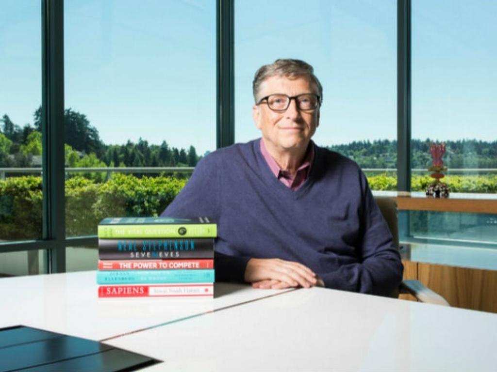 Es el hombre más rico del mundo y un ávido lector. Foto: GatesNotes Blog