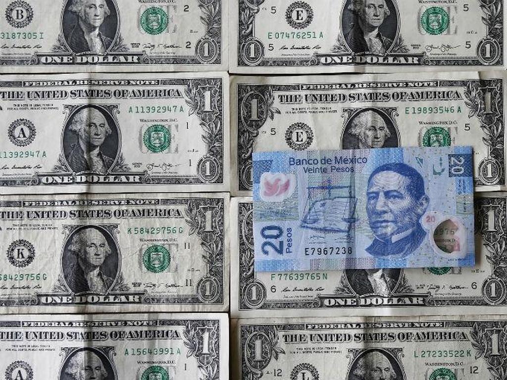 El dólar llegó a los 20 pesos a media jornada. Foto: Archivo