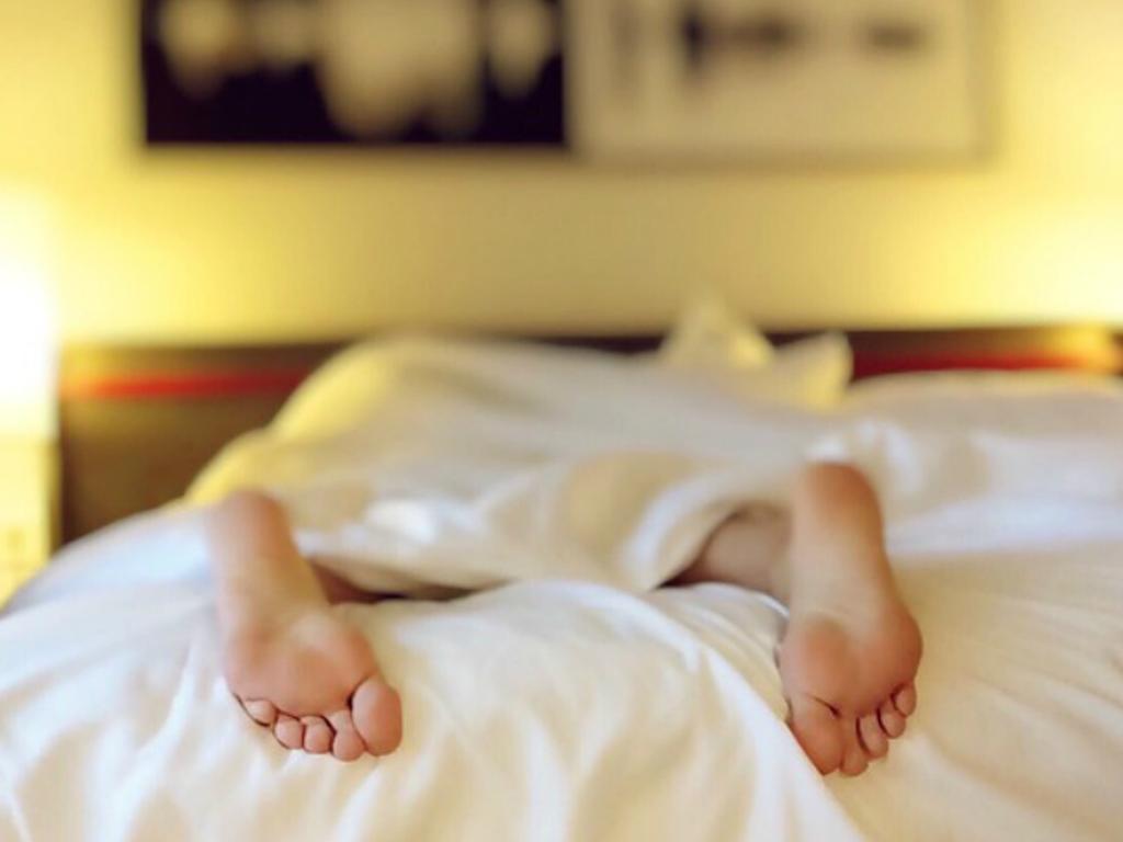 En teoría, en cualquier hotel del mundo se reemplaza la ropa de cama entre un ocupante y otro. Foto: Pixabay.