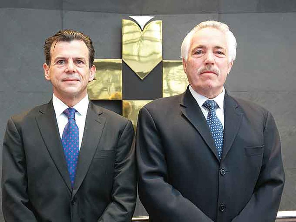José-Oriol Bosch, director de la BMV, y Jacques Rogozinski, director general de Nafin, en la colocación del primer bono verde mexicano en pesos. Foto: David Hernández
