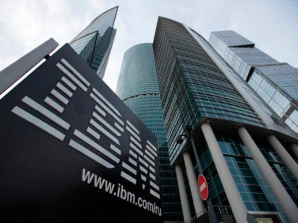 IBM mostró algunas divisiones con crecimiento de ingresos en los últimos trimestres, con sectores más nuevos como la computación en nube y la inteligencia artificial liderando las iniciativas de la firma para cambiar el curso. Foto: Getty