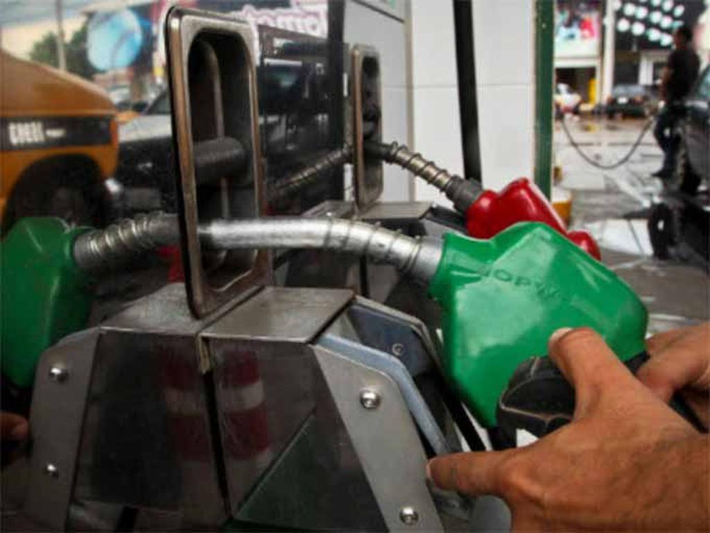 La recaudación fiscal por gasolinas sigue en aumento. Foto: Archivo