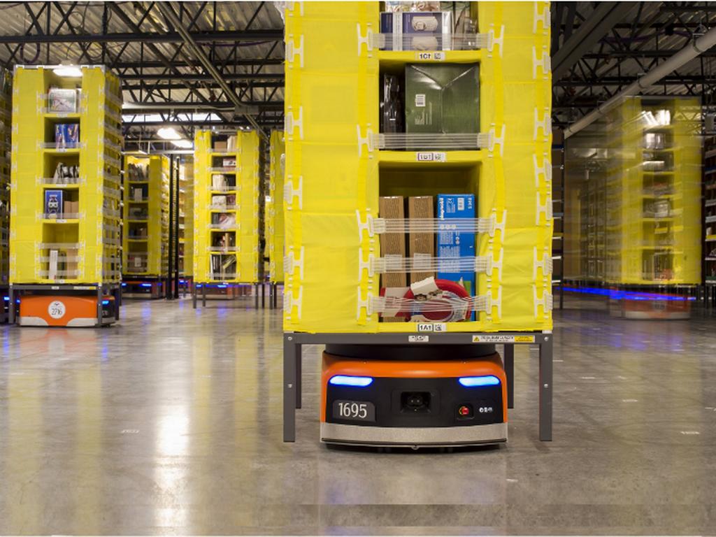 Amazon incrementó en 50% el número de robots que utiliza en sus almacenes. Foto: Archivo