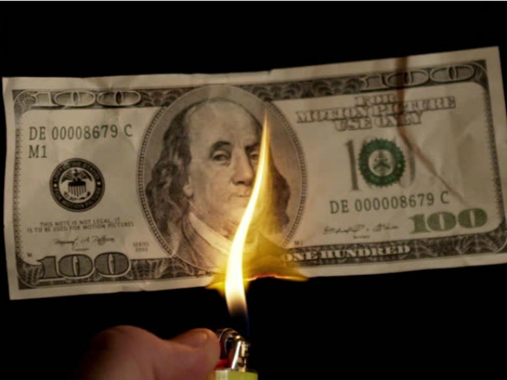 El dólar caía más de 2 por ciento en la apertura. Foto: Archivo