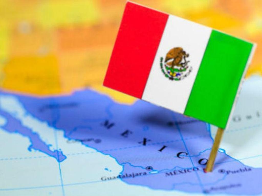 El director general de Grupo Financiero Interacciones dijo que es momento de comprometerse con México. Foto: Especial