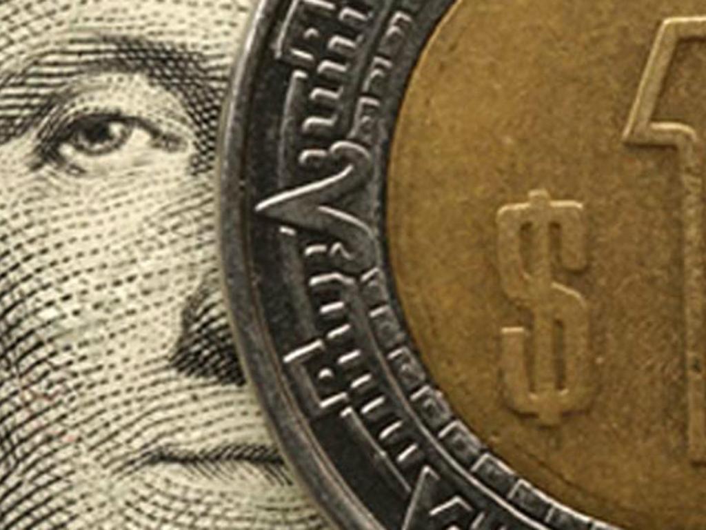 La divisa norteamericana caía más de 1% en la apertura. Foto: Archivo