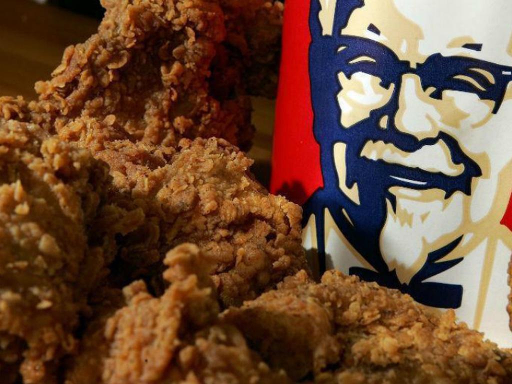 La propuesta de KFC es que las familias cenen y compartan las fiestas. Foto: Getty.