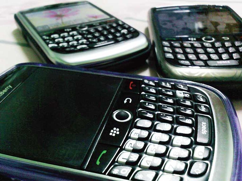 Los equipos BlackBerry vendidos  al cártel de Sinaloa eran modificados y los hacían indetectables. Foto: Especial