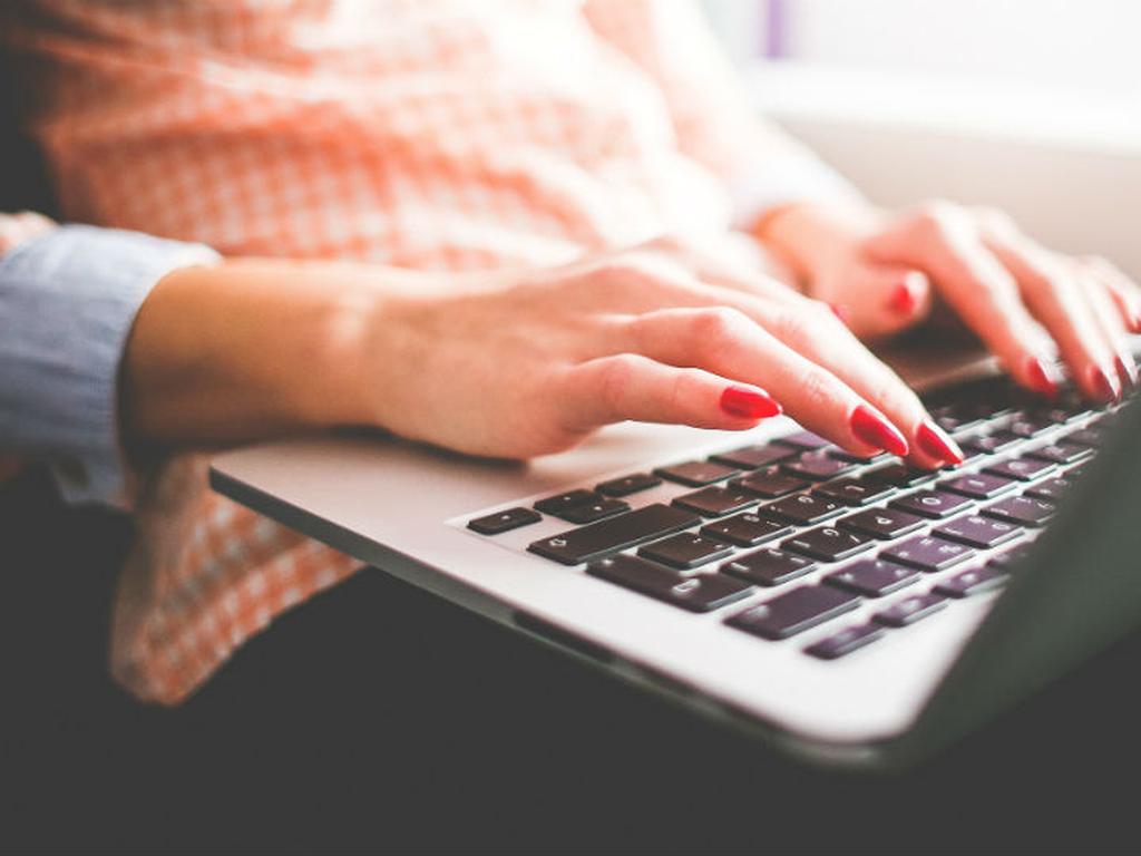 Descubre qué tan rápido eres para escribir en tu computadora. Foto: Pixabay