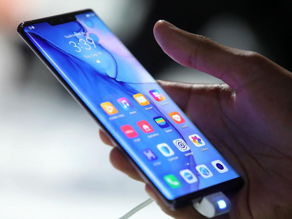 Huawei presentó su nueva línea de teléfonos inteligentes Mate 30, en un desafío directo al iPhone 11. Foto: Reuters.