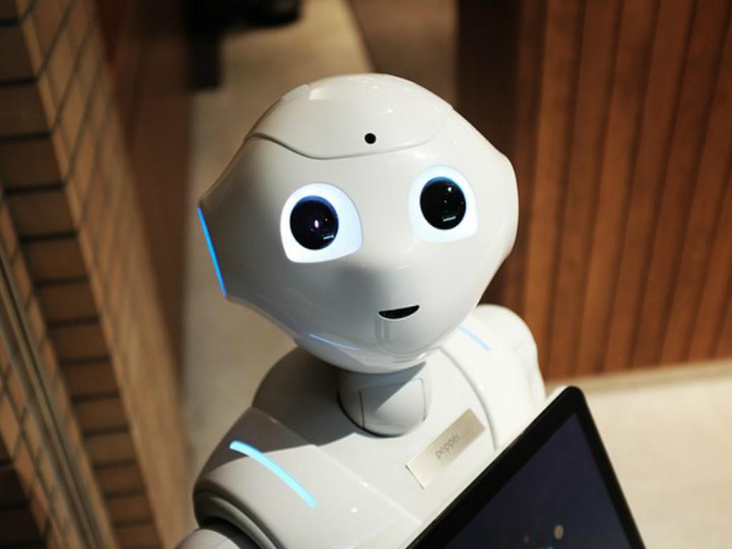 Abu Dhabi anunció la apertura de la primera universidad en el mundo dedicada a la inteligencia artificial (IA). Foto: Pixabay.