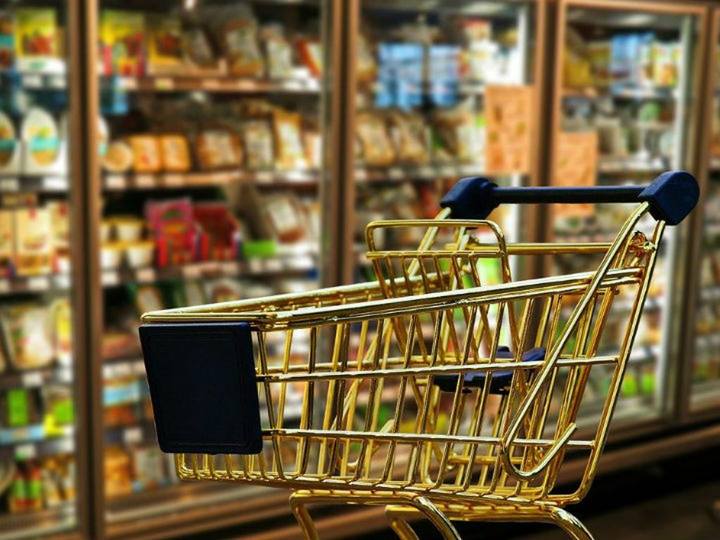 Un análisis reveló los horarios con mayor y menor afluencia en los supermercados acorde al tráfico en tiendas físicas. Foto: Pixabay.