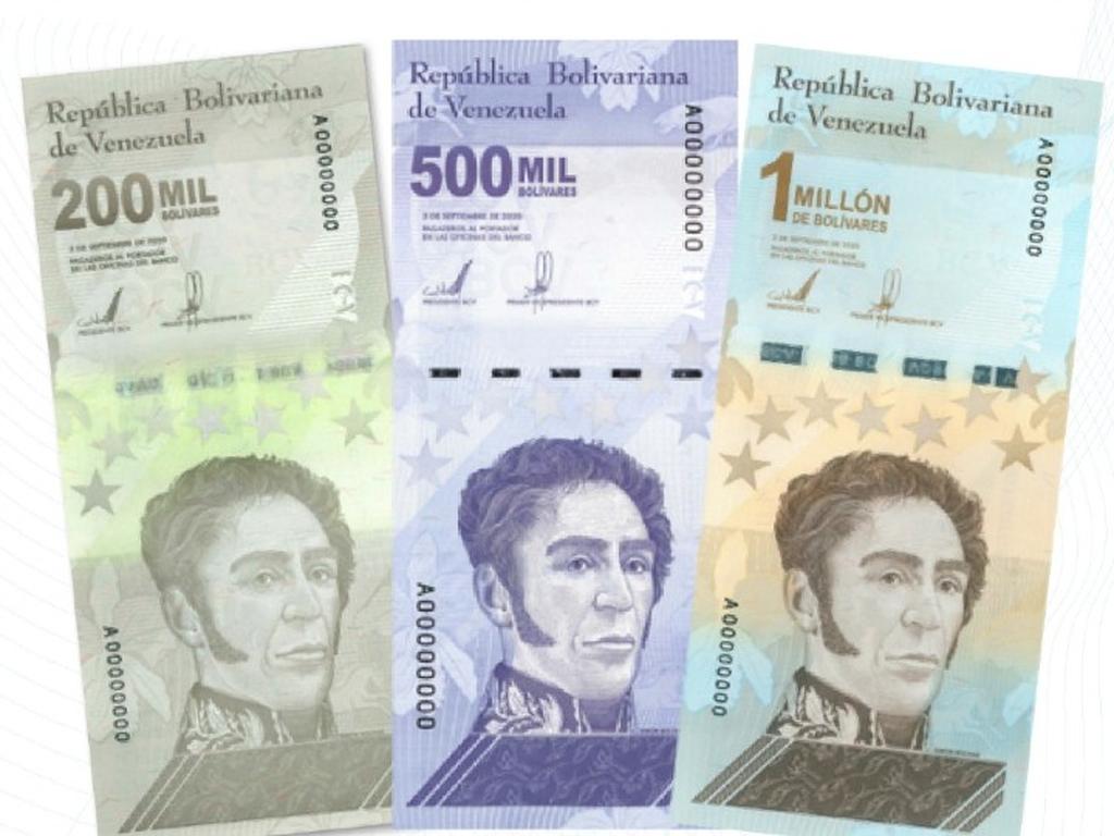 Los venezolanos, que antes cargaban gruesos fajos de billetes en moneda local, ahora hacen pagos con dólares en efectivo. Foto: Twitter / @BCV_ORG_VE